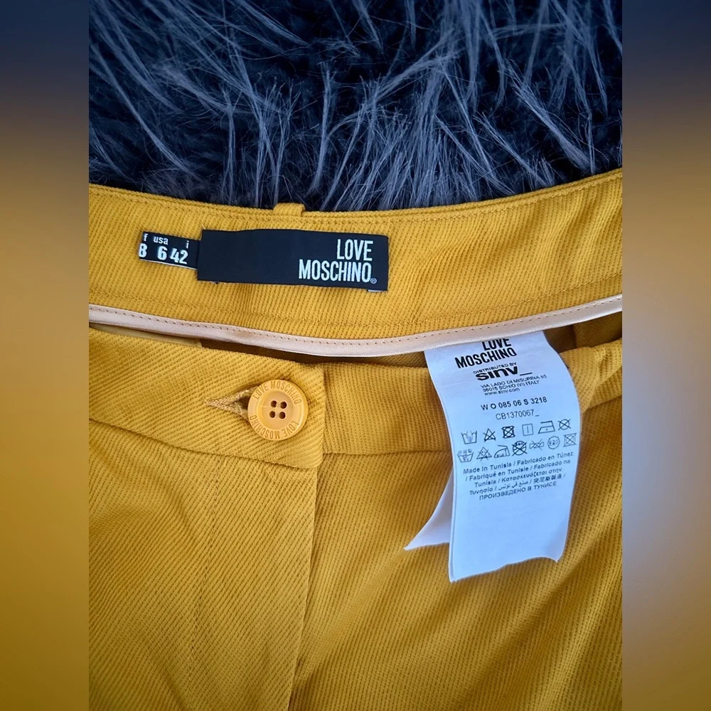 Love Moschino women’s shorts size 6